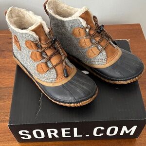 Youth Out n About Plus Waterproof Boots